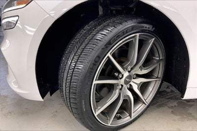 2022 Genesis G70 2.0T